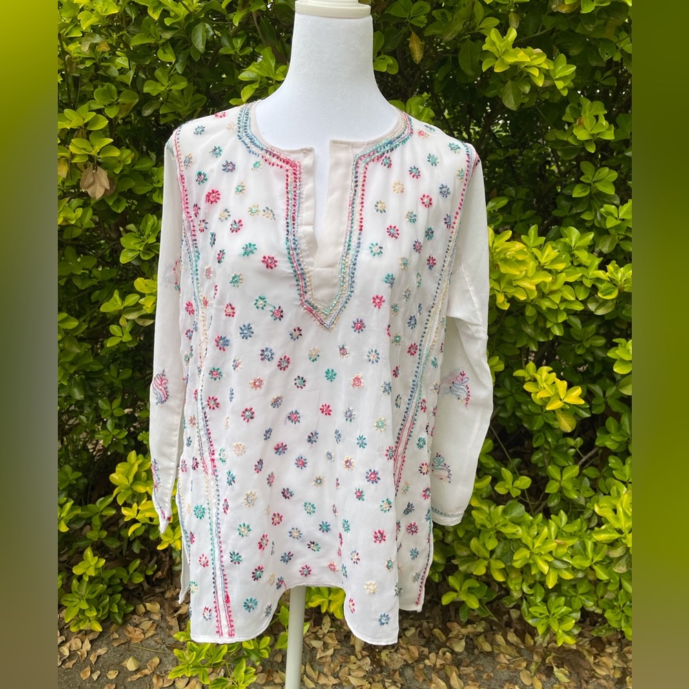 🤩 4/$15 Embroidered Sheer Blouse, 3/4” Sleeves